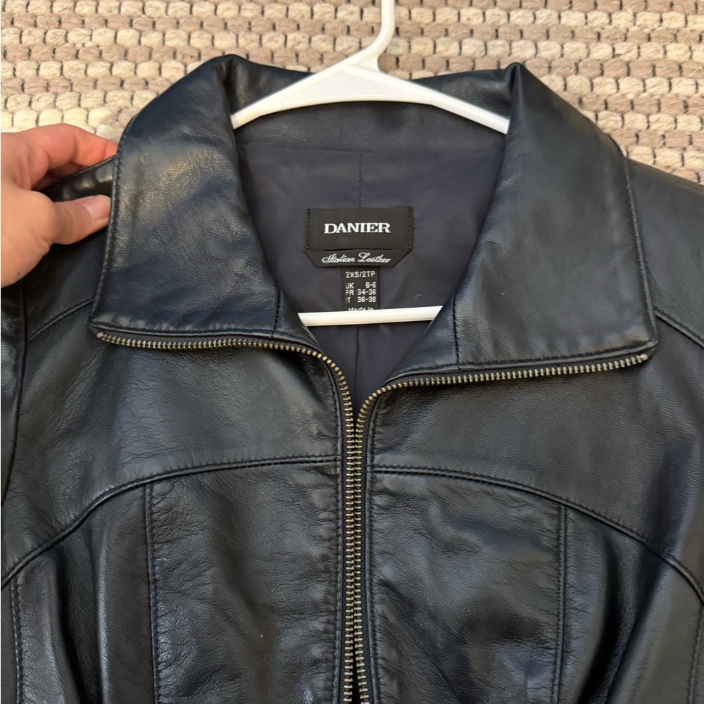 Danier Women's Sleek Black Leather Jacket - Picture 2 of 5